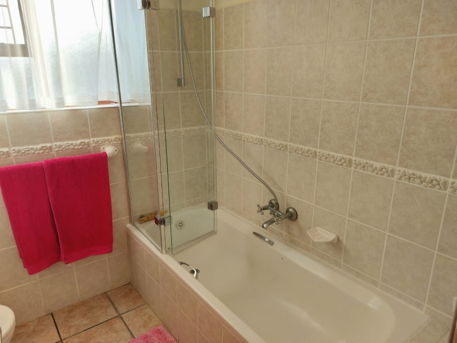 6 Bedroom Property for Sale in Cola Beach Western Cape